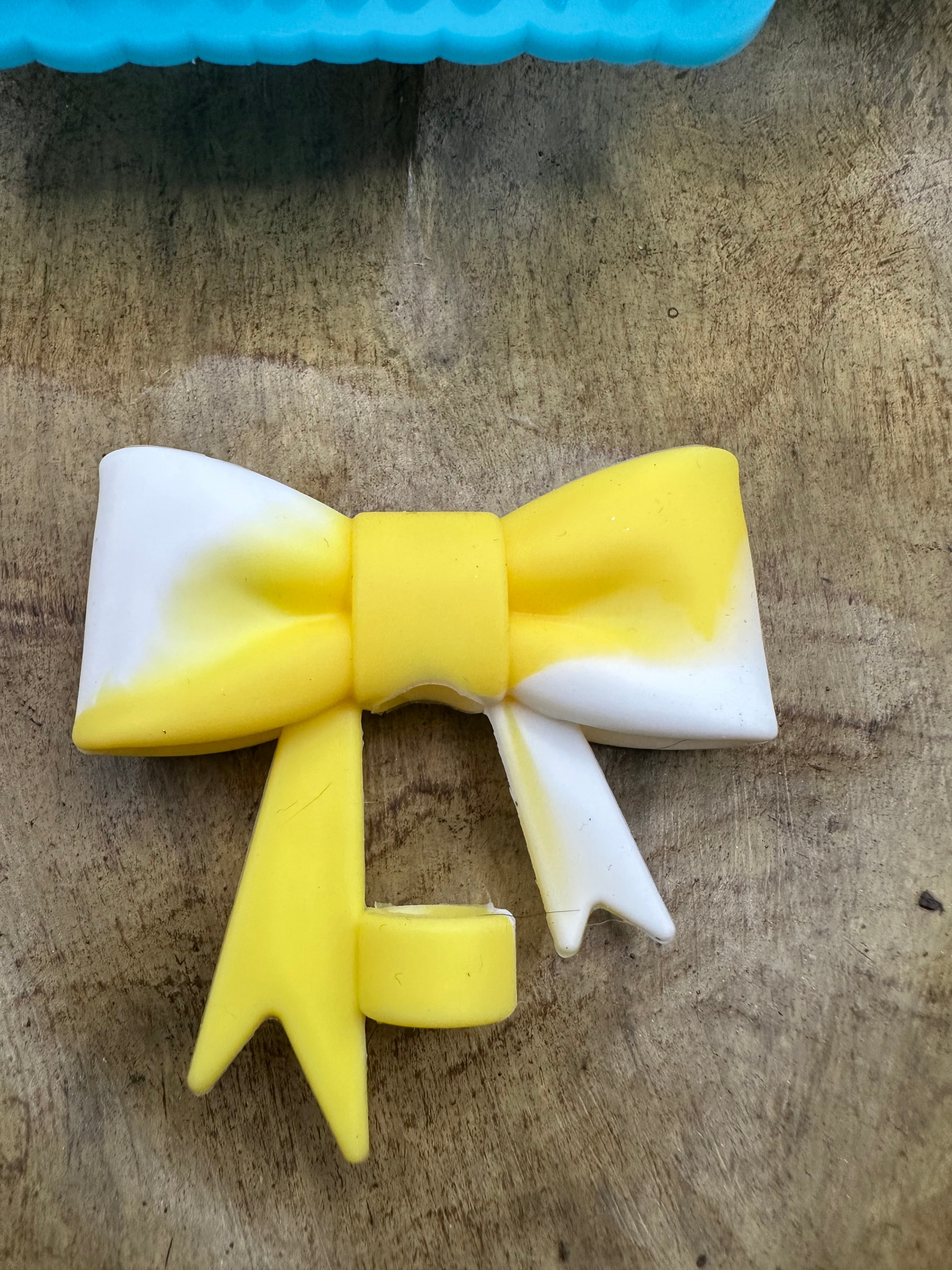 Yellow swirl straw topper